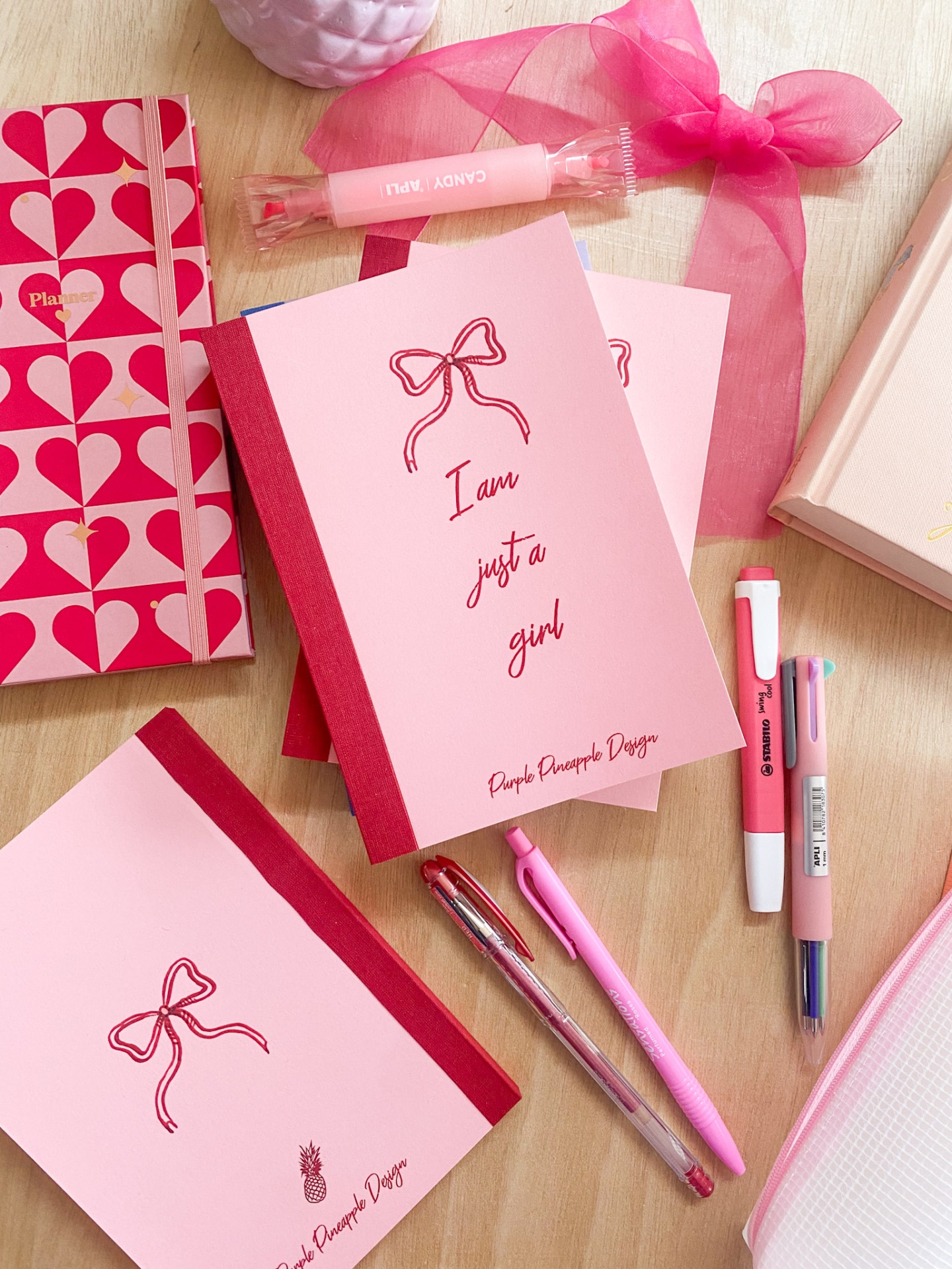 I am just a girl 🎀 caderno A5