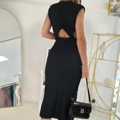 Vestido midi preto com pérolas