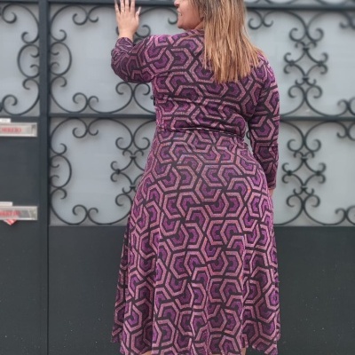 https://www.purplefashion.pt/product/vestido-com-padrao-e-brilho