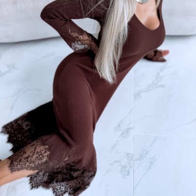 Vestido Midi em Malha com Renda