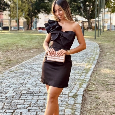 https://www.purplefashion.pt/product/vestido-black-romance