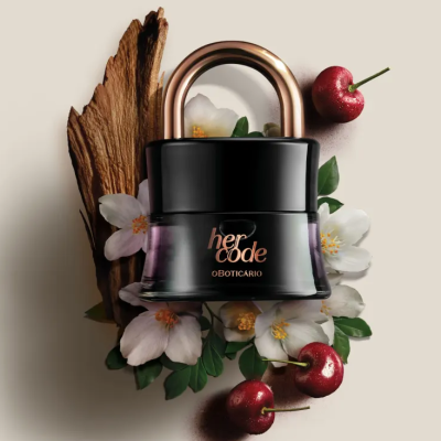 Frasco de perfume preto formato cadeado com flores e cerejas