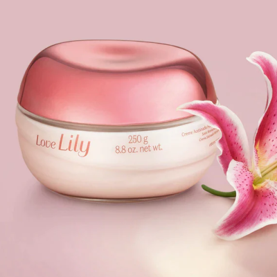 62540 CREME HIDRATANTE ACETINADO LOVE LILY, 250G