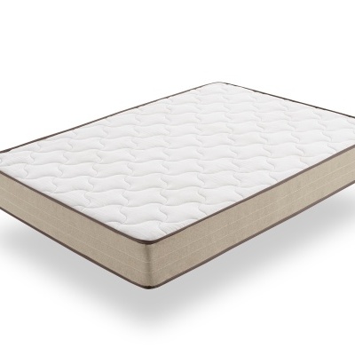 Colchão branco com laterais bege e acabamento castanho