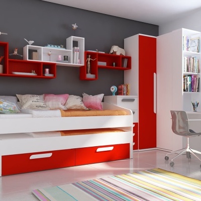 Quarto juvenil com cama branca e gavetas vermelhas e decoração moderna