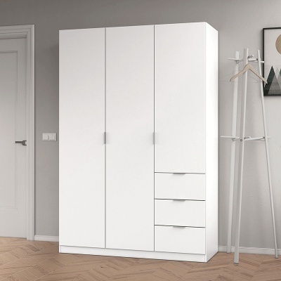 Guarda-roupa branco com três portas e três gavetas em ambiente interior moderno