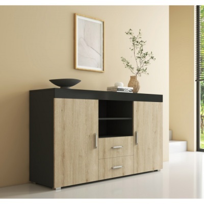 Aparador madeira clara e preto com decoração num interior