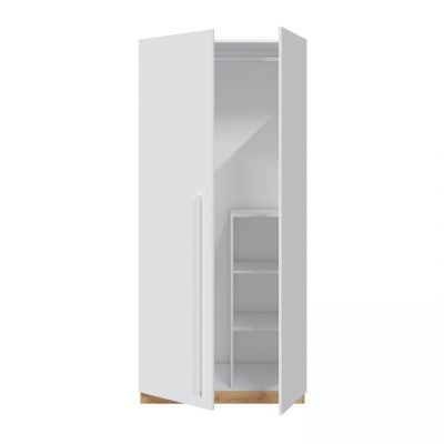 Guarda-roupa branco com portas abertas a mostrar interior organizado