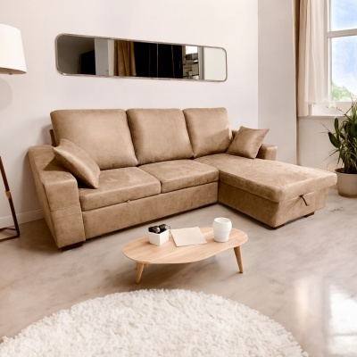 Sofá modular castanho claro com chaise longue numa sala moderna e luminosa