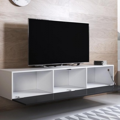 Móvel de televisão suspenso branco e preto com televisão e livros