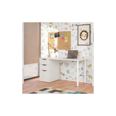 secretária branca com gavetas e computador portátil num quarto infantil com papel de parede colorido