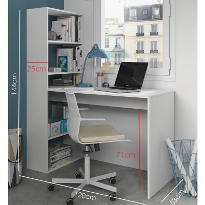 Mesa de escritório branca com estante lateral, cadeira branca, candeeiro azul, janela e medidas visíveis