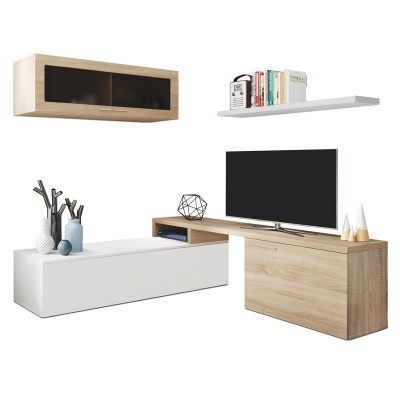 Conjunto de móveis para sala de estar em madeira clara e branco com decoração e TV