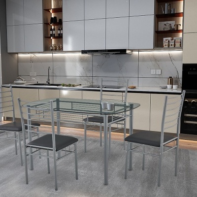 Cozinha moderna com mesa de vidro e cadeiras de metal