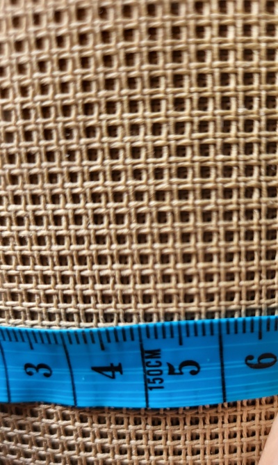 Tela meio ponto castanha largura 1,83m