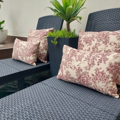 Almofada 100% Algodão cor Bordeaux - Ref.Renascimento