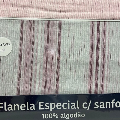 Jogo de cama em flanela com padrão de riscas rosa e cinza, etiqueta AJUSTÁVEL 1.60