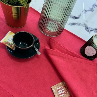 Toalha de mesa 100% Algodão cor Vermelho - Ref.Damas3