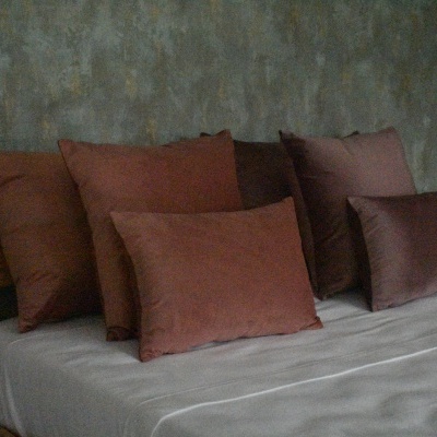 Almofada de veludo cor Salmão - 100% Poliester