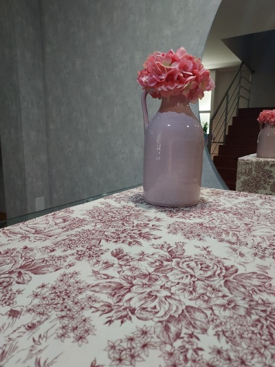 Toalha de Mesa 100% Algodão cor Bordeaux - Ref.Renascimento