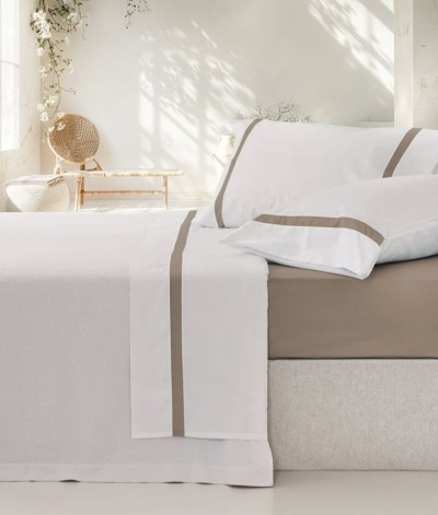 Jogo de Lençois 100% Algodão Percale 200Fios cor Branco com aplicação Bege - Ref.PT Enzo