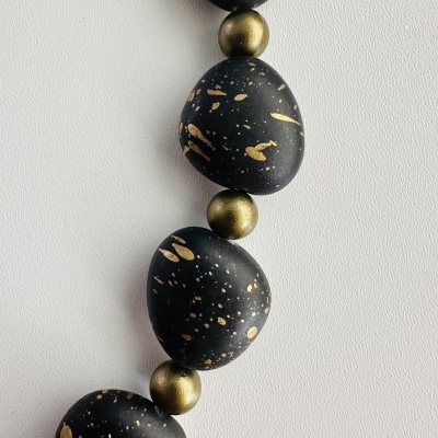 ✨ Colar Exclusivo Preto & Dourado – Elegância e Sofisticação ✨