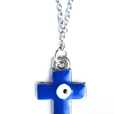 Colar com pendente cruz azul e olho grego