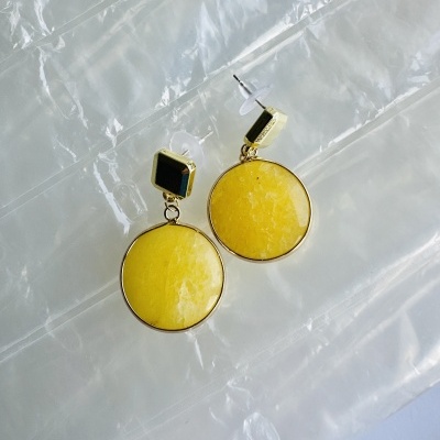 Brincos Amarelos Vibrantes e Dourados | 4cm | Alegria e Confiança