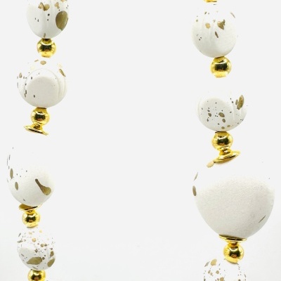 Colar Exclusivo Branco Salpicado a Dourado - Elegância e Sucesso Colar Exclusivo Branco Salpicado a Dourado - Elegância e Sucesso