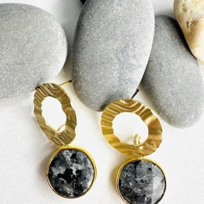 Brincos para Mulheres Dourados – Luxo e Estilo em Cada Detalhe!