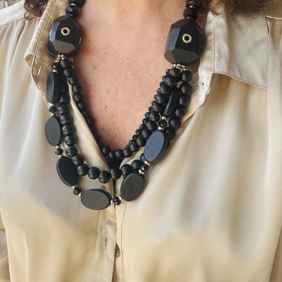 Colar em madeira – Um toque de arte no seu estilo ✨