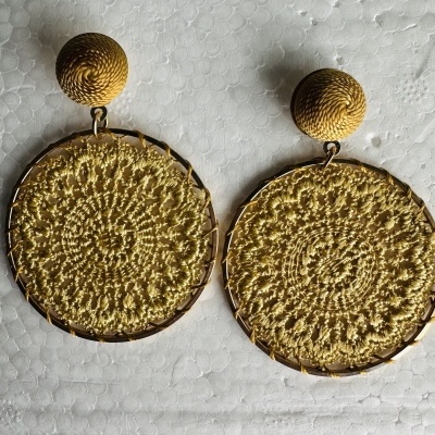 ✨ Brincos Dourados Trançados – Elegância Artesanal ✨