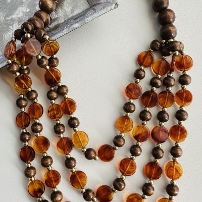 Colar Madeiras – Beleza Natural e Elegância Intemporal! 🍂✨