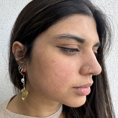 Fantásticos e elegantes brincos com pérolas.