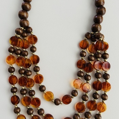 Colar Madeiras – Beleza Natural e Elegância Intemporal! 🍂✨