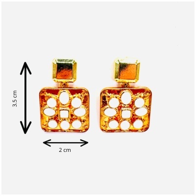 Brincos Quadrados Dourados - Brilho e Afirmação
