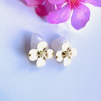 Brincos Flor Dourada "Radiância Eterna": O Seu Brilho, A Sua História