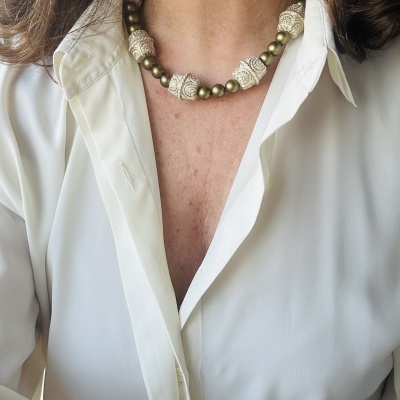 Colar Real Para Mulher – Sofisticação com Toque Artesanal! ✨👑