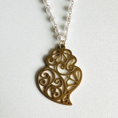 💖 Colar Encanto Dourado – Sofisticação e Romance 💖