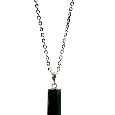 Colar em aço com obsidiana preta. Colar em aço com obsidiana preta.