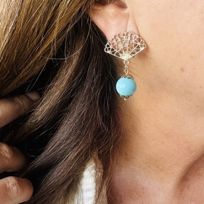 Brincos "Leque Dourado": Elegância Intemporal e o Seu Toque Pessoal