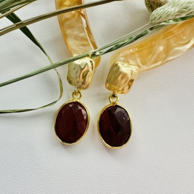 Brincos Pingente de Pedra Natural: Elegância com Energia e Estilo para Mulheres