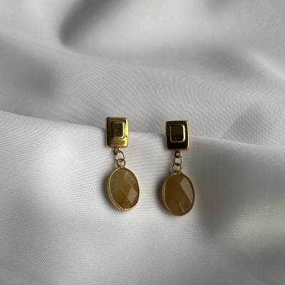 Brincos em Aço Dourado com Cristal