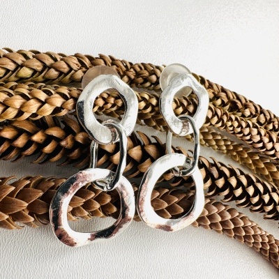 Brincos Pendente com 3 Argolas em Aço - Elegância Moderna e Versátil