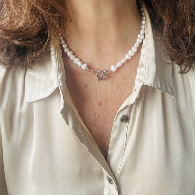 Colar Clássico com Pérolas Naturais.