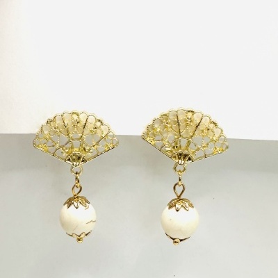 Brincos "Leque Dourado": Elegância Intemporal e o Seu Toque Pessoal