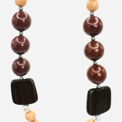 Colar Exclusivo Rafi – A Elegância das Pedras Naturais