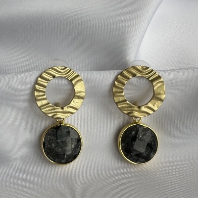 Brincos para Mulheres Dourados – Luxo e Estilo em Cada Detalhe!