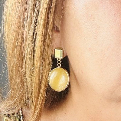 Brincos Amarelos Vibrantes e Dourados | 4cm | Alegria e Confiança