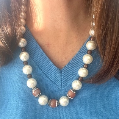 Colar de Pérolas de 10mm com Cornalina e Strass